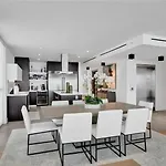 Waterfront Residence With Panoramic Bay Views In Miami